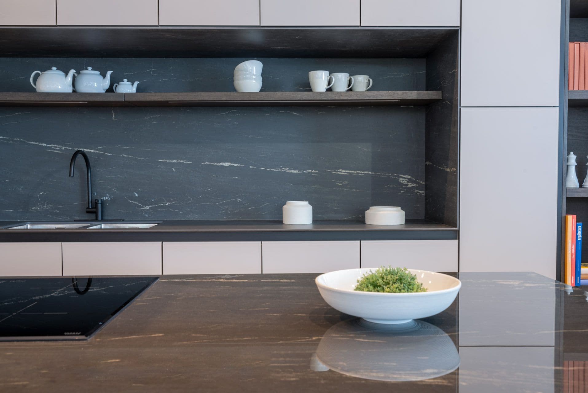 Isla_Belvedere_Black_Brillado__Salpicadero_Belvedere_Black_Mate_ (1).jpg